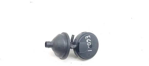 BMW 5 E60 E61 Oil breather separator 7501566