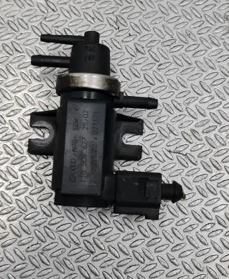 Volkswagen Golf IV Turbo solenoid valve 1J0906627 72290320 020262725