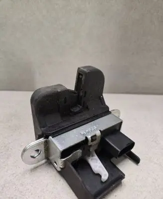 Volkswagen PASSAT B7 Tailgate lock latch 1K6827505E