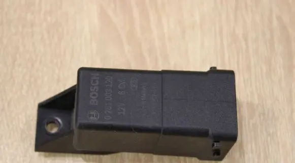 Maserati Ghibli Glow plug pre-heat relay 0281003120