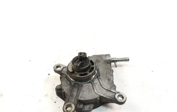 Toyota RAV 4 (XA30) Vacuum pump 11110582