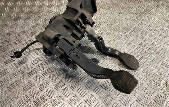 Opel Corsa D Pedal assembly 55703354 SCMSFA