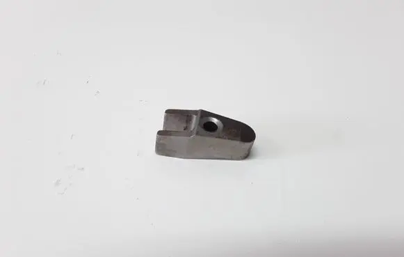 Mercedes-Benz E W211 Fuel Injector clamp holder