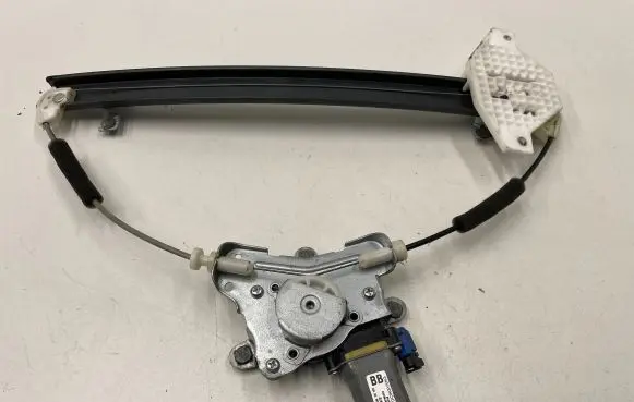 Chevrolet Captiva Front door electric window regulator 25937972 001100276774