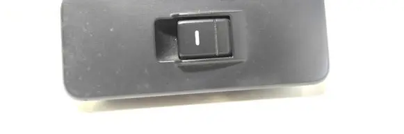 Land Rover Discovery 3 - LR3 Electric window control switch YUD501070