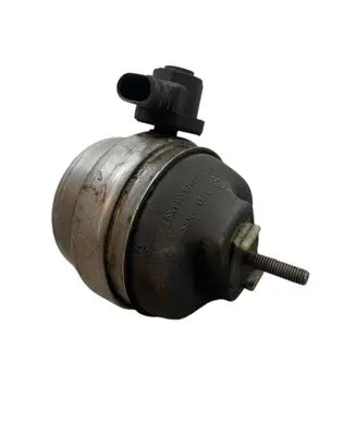 Engine mount bracket