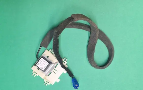 Renault Clio IV Aerial antenna amplifier 259759661R R16A841