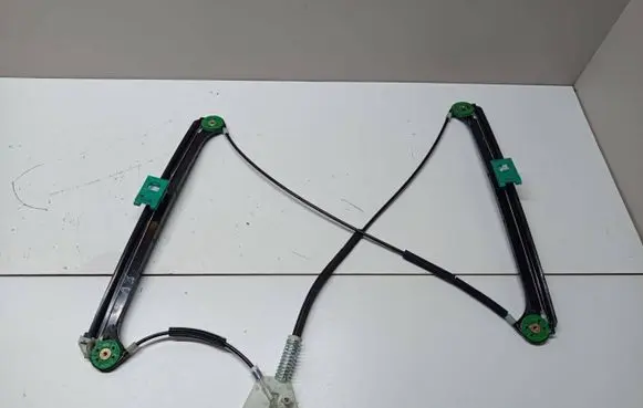 Audi A3 S3 8P Front door electric window regulator 
