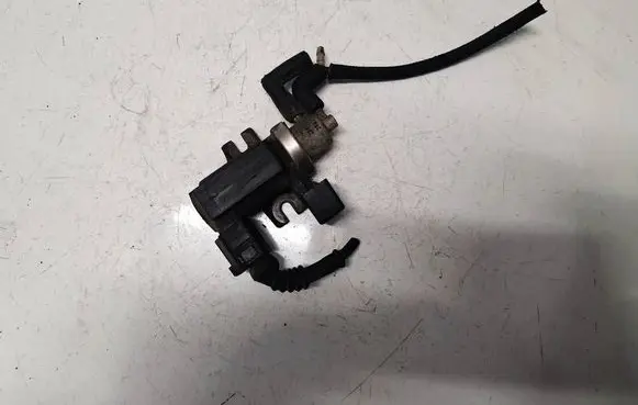Audi A4 S4 B6 8E 8H Turbo solenoid valve 72290335 8E0906627A