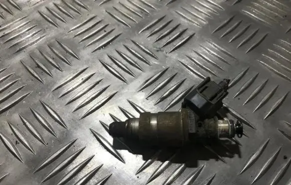 Honda Legend III KA9 Fuel injector kg24