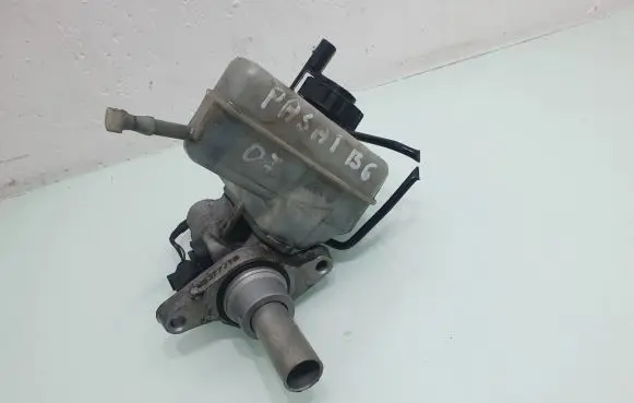 Volkswagen PASSAT B6 Master brake cylinder