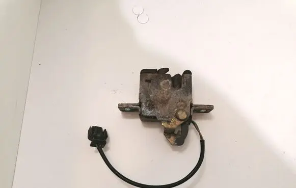 Audi A6 S6 C4 4A Tailgate/trunk/boot lock/catch/latch