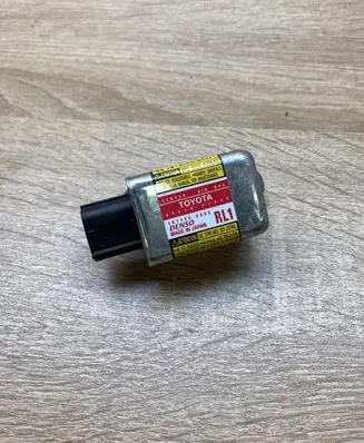 Toyota Prius (XW20) Airbag deployment crash/impact sensor 8986047040 1879000892