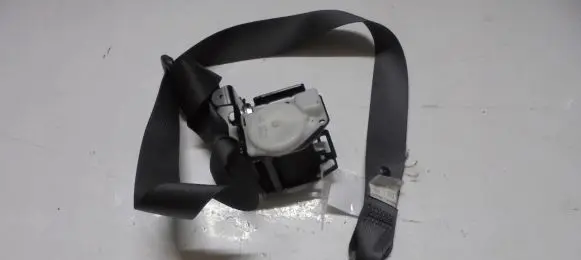 Subaru Impreza III Front seatbelt