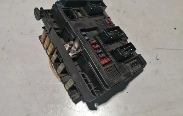 Peugeot 206 BSM Control unit 9643498680