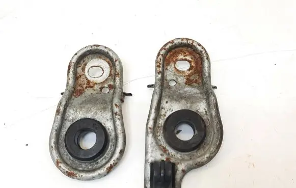 Radiator mount bracket