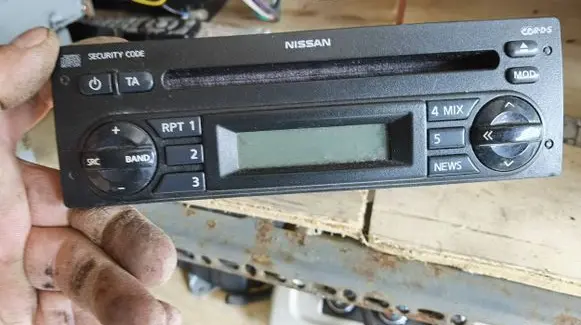 Nissan Note (E11) Radio/CD/DVD/GPS head unit 7647383318 281859U00A