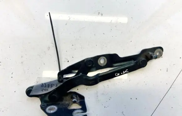 Audi A4 S4 B5 8D Tailgate/trunk/boot hinge 8d5827301c