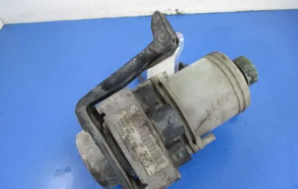 Skoda Fabia Mk1 (6Y) Power steering pump 6Q0423155S