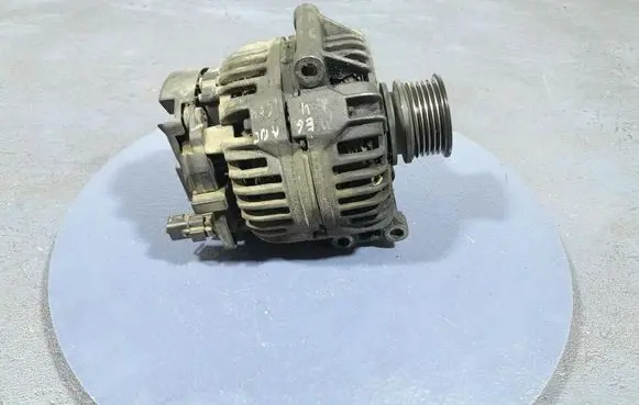 Renault Megane I Generator/alternator 7700421477