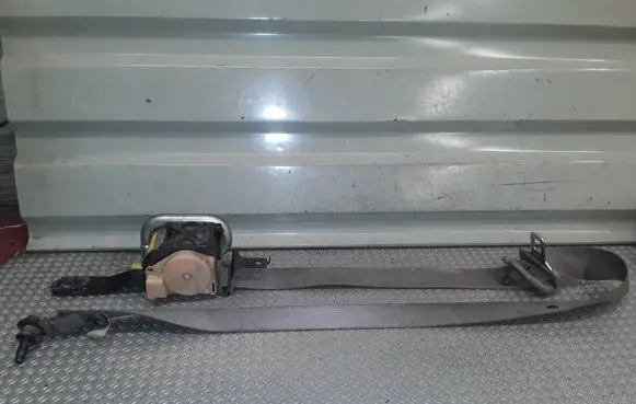 Nissan X-Trail T30 Front seatbelt TKAB2EG392