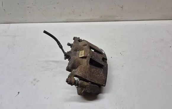 Chrysler Town & Country V Front brake caliper 17986801