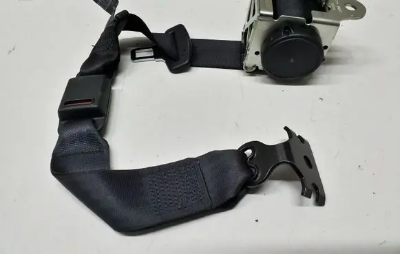Maserati Ghibli Middle seatbelt (rear) 6700174400