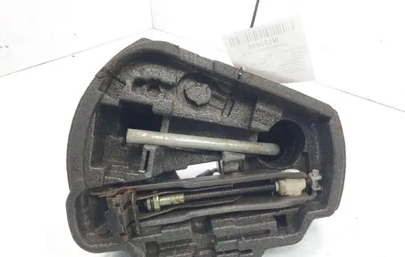 Skoda Octavia Mk1 (1U) Tool set 1J0012115S
