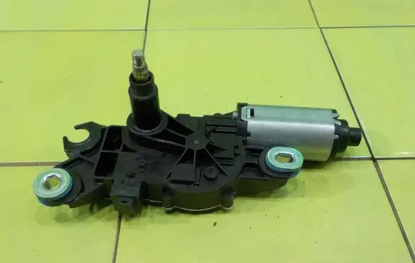 Volvo V70 Rear window wiper motor 53029212