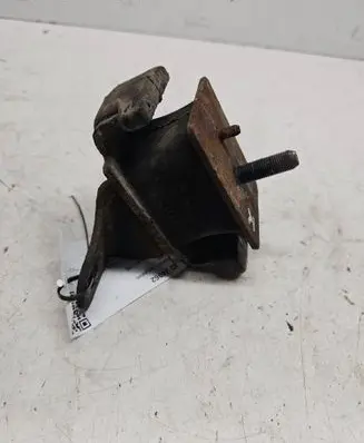 Engine mount bracket