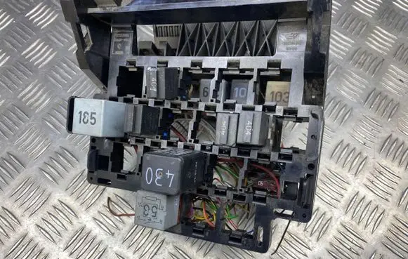 Ford Galaxy Fuse box set 14447