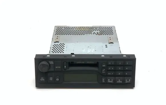 Jaguar XK8 - XKR Radio/CD/DVD/GPS head unit LJD4100AA
