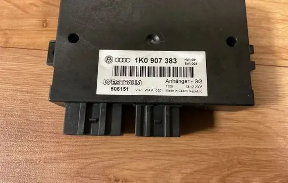 Volkswagen PASSAT B6 Tow bar trailer control unit/module 1K0907383 506151
