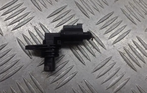 Volkswagen Polo IV 9N3 Camshaft vanos timing valve 
