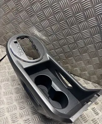 KIA Sportage Gear shifter surround trim plastic 846513W010