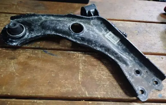 Peugeot 308 Front control arm