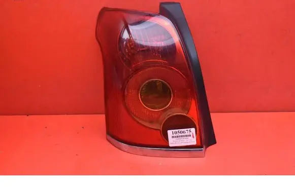 Toyota Avensis Verso Rear/tail lights 0550