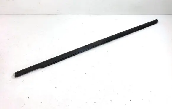 Skoda Kamiq Front door windshield rail 654837477A