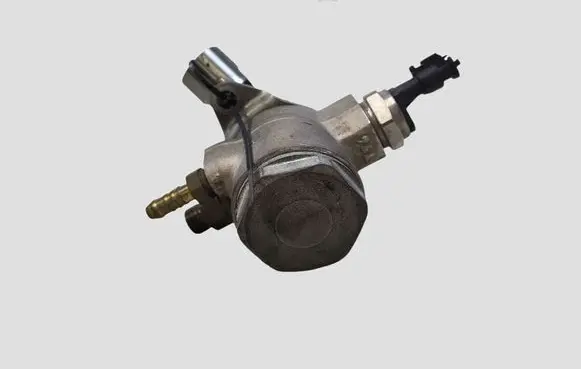 Volkswagen Golf V Fuel injection high pressure pump 03C127026M