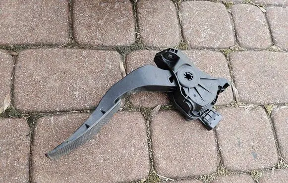 Opel Zafira C Accelerator throttle pedal 13253781