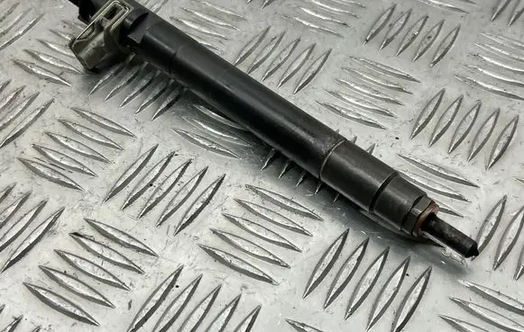 Citroen DS5 Fuel injector 9686191080 8HAJF4C