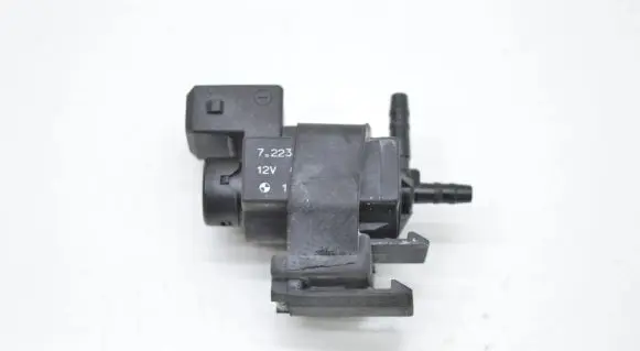 BMW 7 F01 F02 F03 F04 Valve vacuum 1742712 15085300