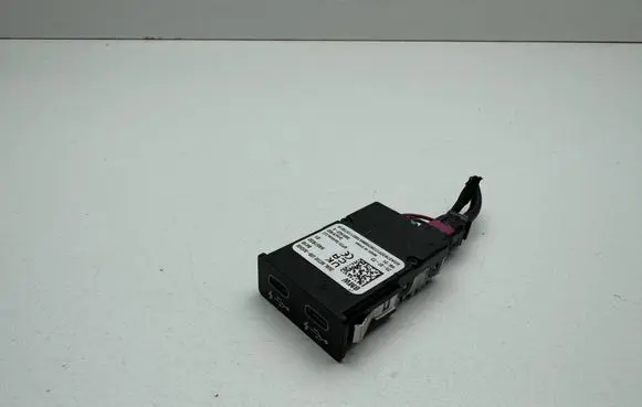 BMW X1 U11 USB socket connector 5A57B32 84105A57B32