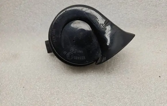 Audi A6 S6 C5 4B Horn signal 000209