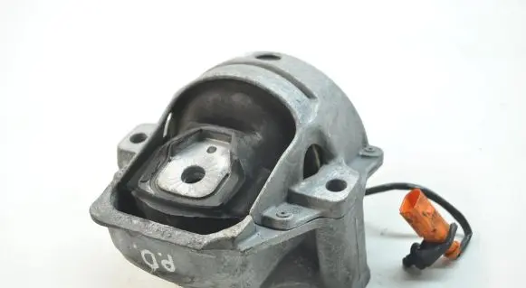 Audi Q5 SQ5 Engine mount bracket