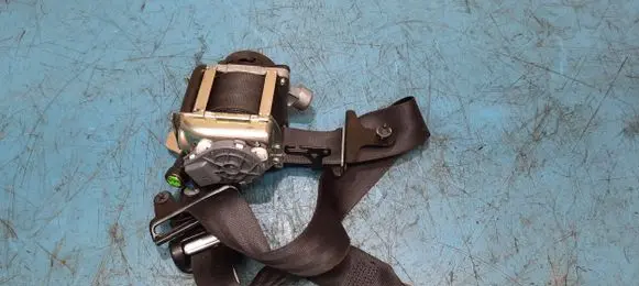 Volvo V60 Front seatbelt