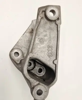 Chevrolet Captiva Engine mount bracket X00765B 8333