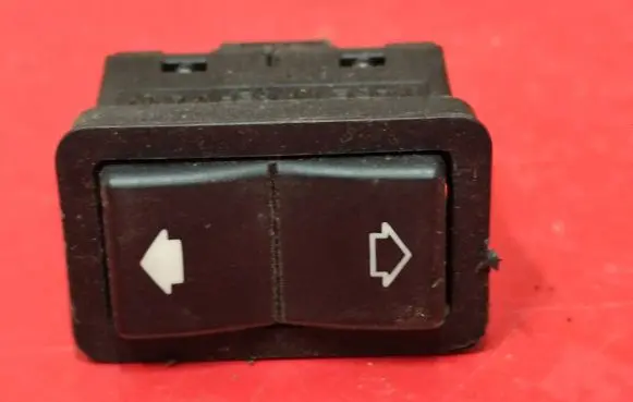 BMW 5 E39 Quarter vent window switch 8368974
