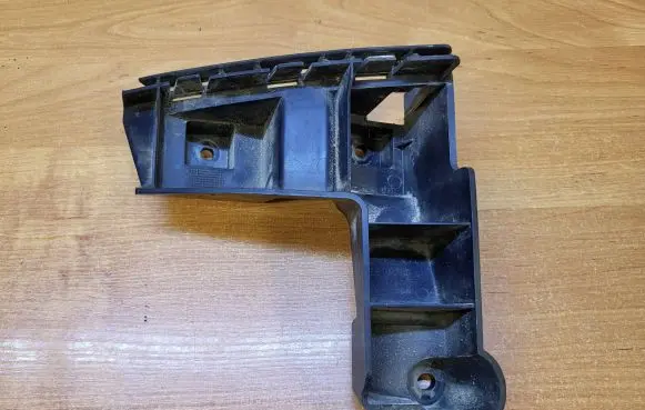 Volvo XC70 Rear bumper mounting bracket 30678650 BP3EA