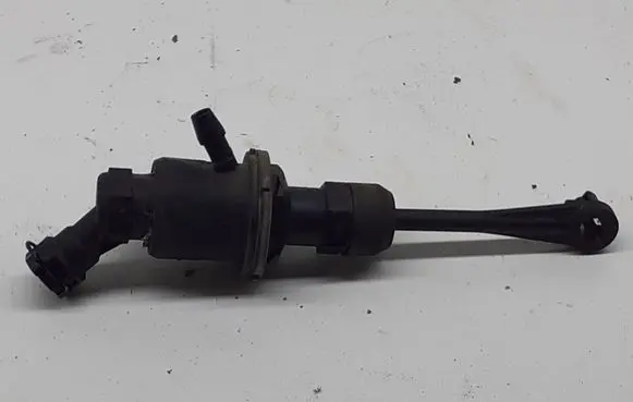 Renault Megane II Clutch master cylinder 8200151784